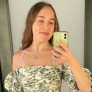 Meet your Posher, Emily